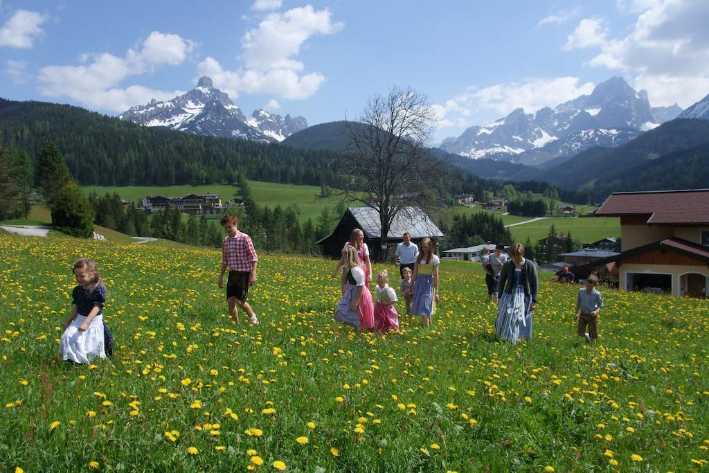 Ferienwohnung Bergblick Filzmoos Pokoj fotografie